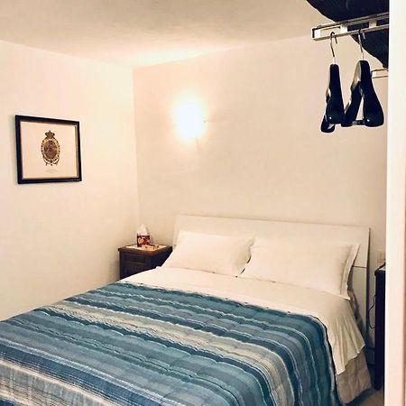 Storico Ombelico Di Parma Apartment Bagian luar foto