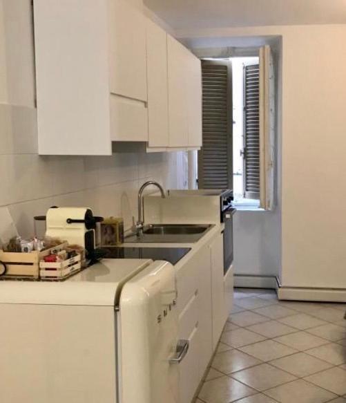 Storico Ombelico Di Parma Apartment Bagian luar foto