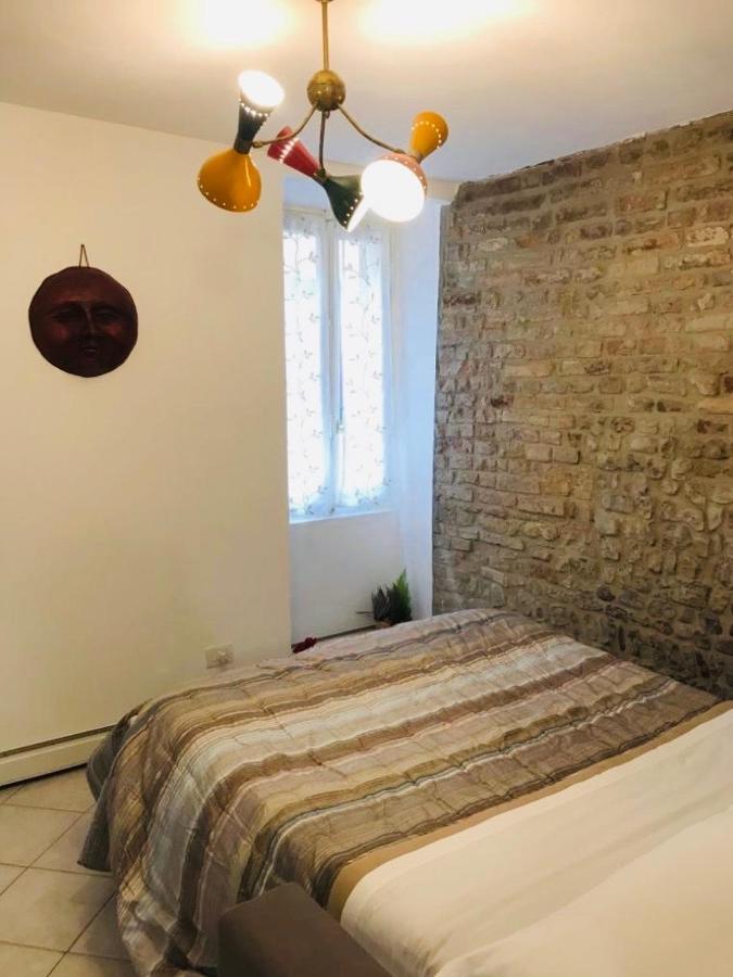Storico Ombelico Di Parma Apartment Bagian luar foto