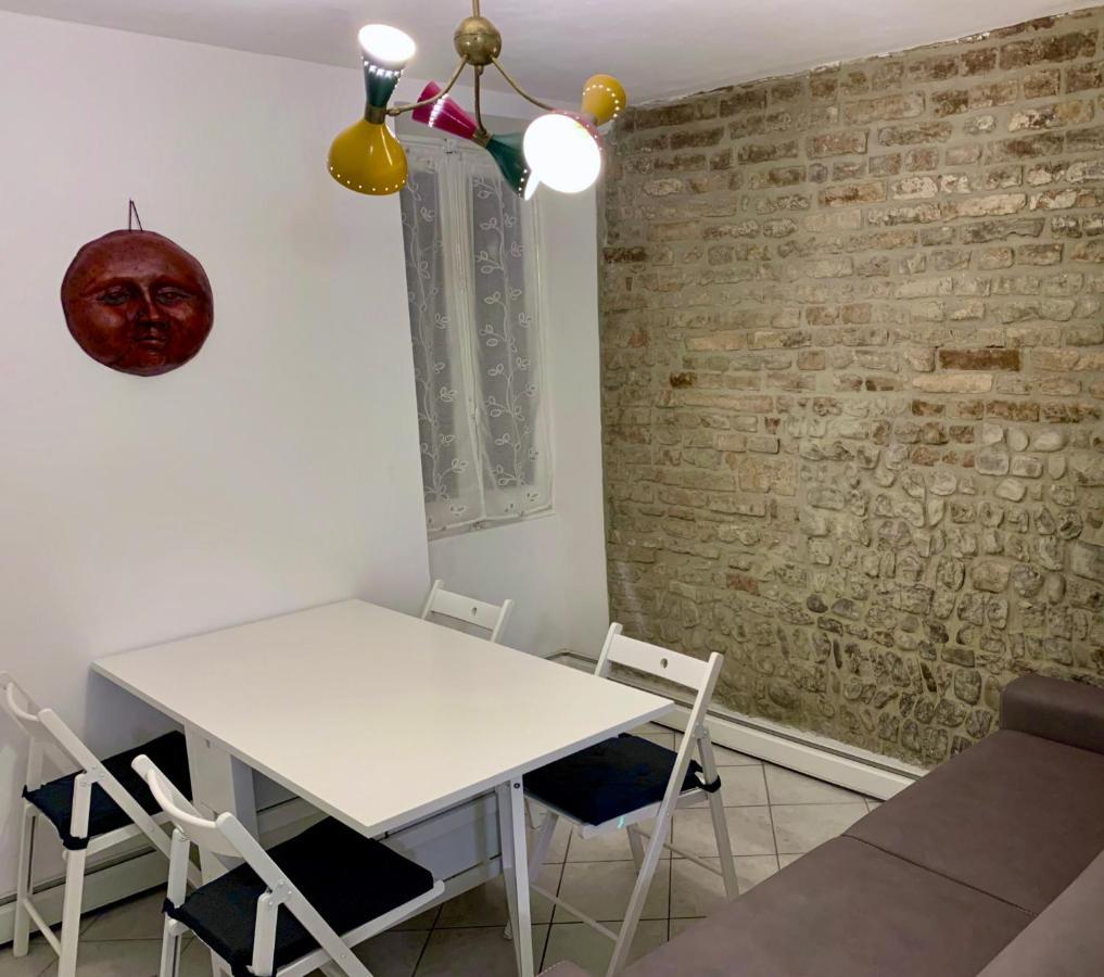 Storico Ombelico Di Parma Apartment Bagian luar foto