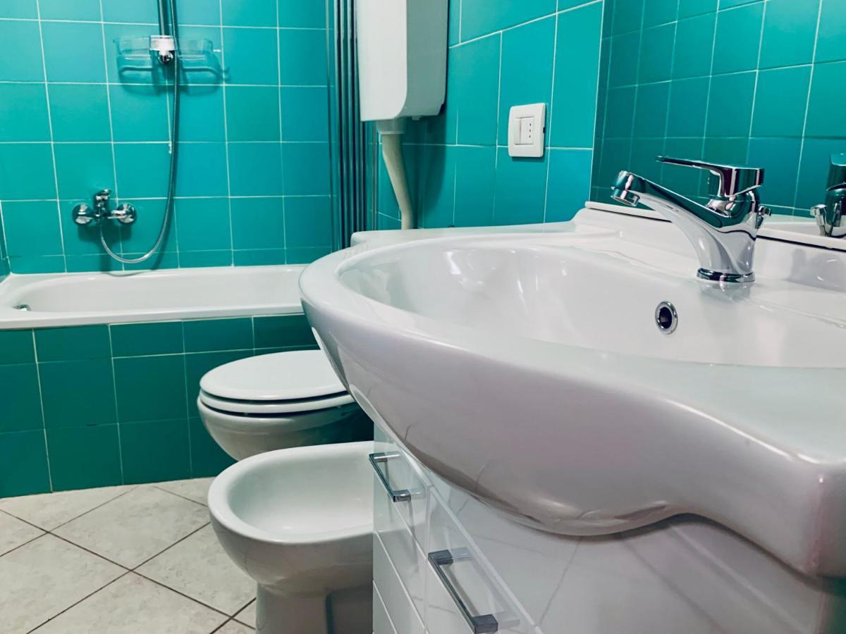 Storico Ombelico Di Parma Apartment Bagian luar foto
