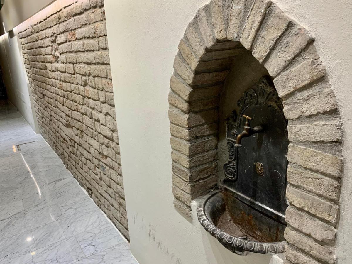 Storico Ombelico Di Parma Apartment Bagian luar foto