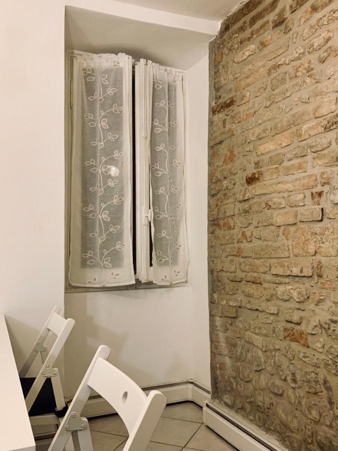 Storico Ombelico Di Parma Apartment Bagian luar foto